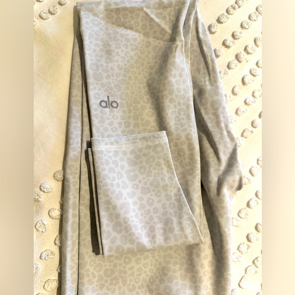 New Without Tags. In Perfect Condition! - image 1